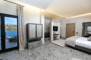 ETERNAL Suite with Plunge Pool and Sea View