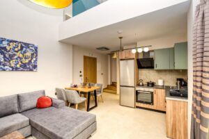 Suite-Split Level with Mountain View